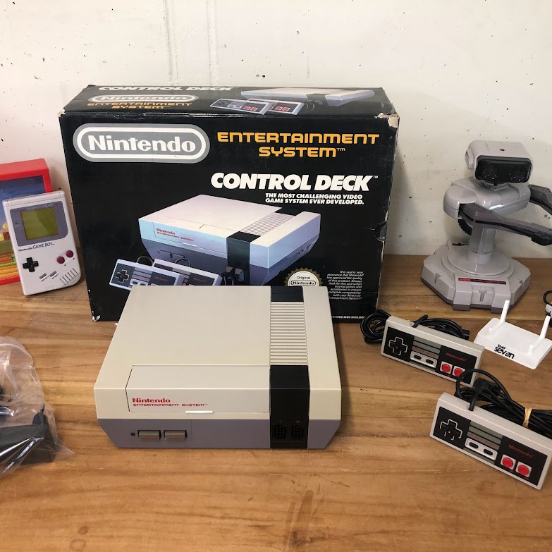 Nintendo NES Starter Pack - Control Deck Edition [Complete]