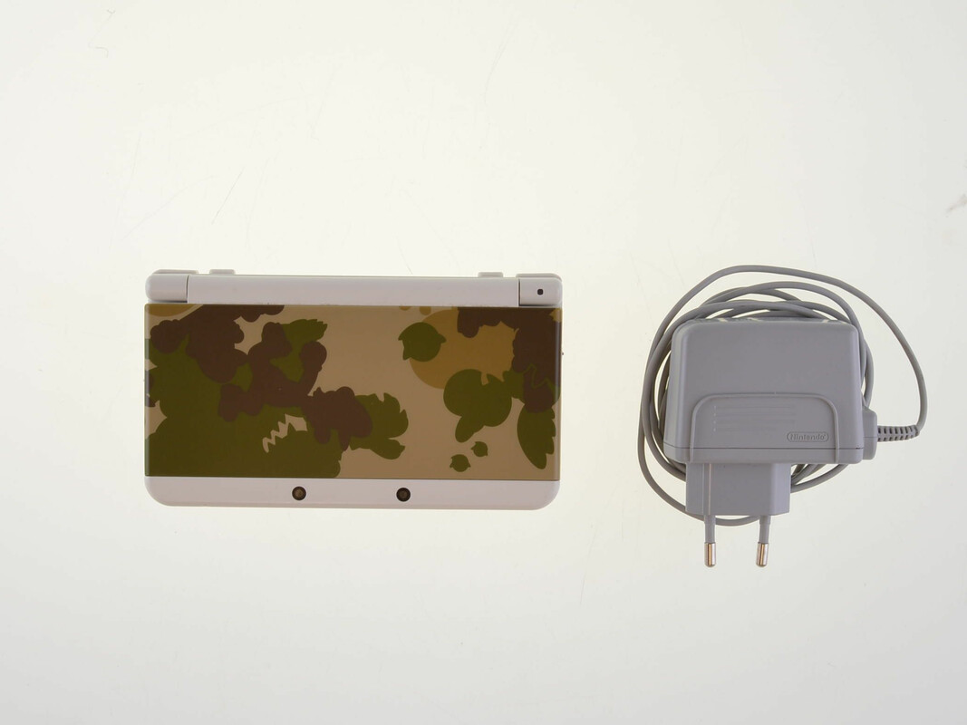 NEW Nintendo 3DS - Metallic White & Camo - Nintendo 3DS Hardware