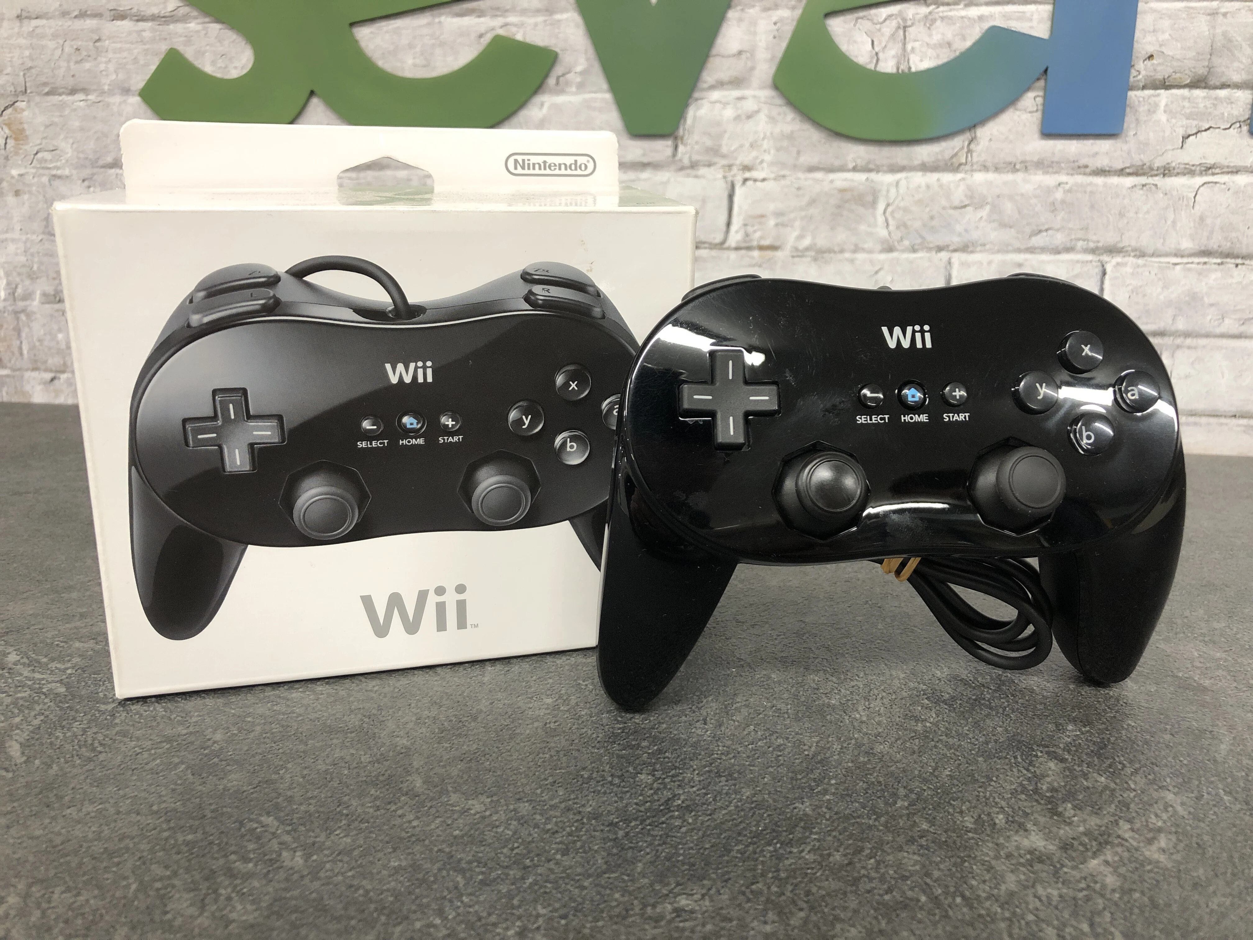 Nintendo Wii Classic Controller - Black [Complete] - Wii Hardware