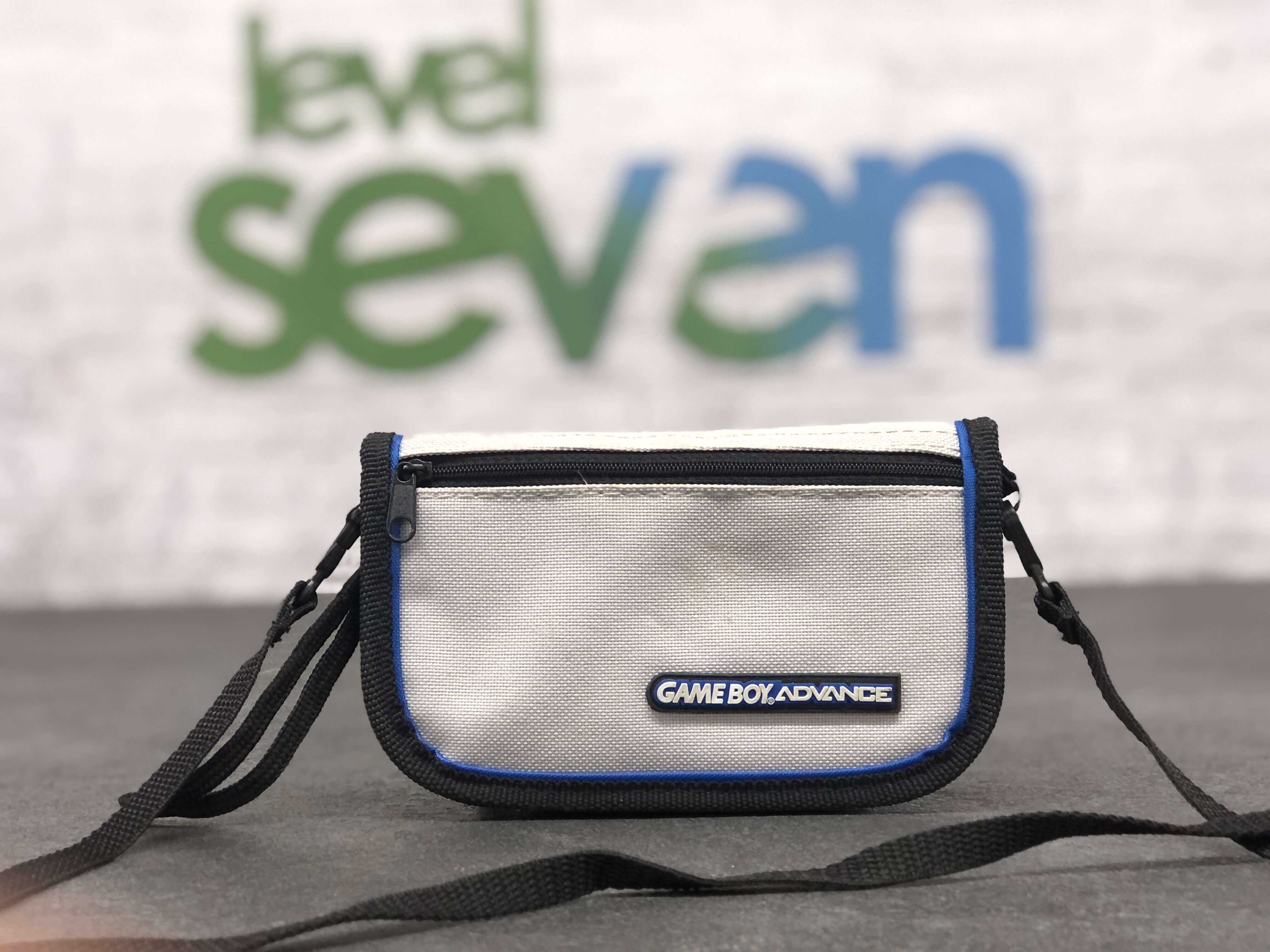 Original Gameboy Advance Carry Bag - White/Blue - Gameboy Advance Hardware