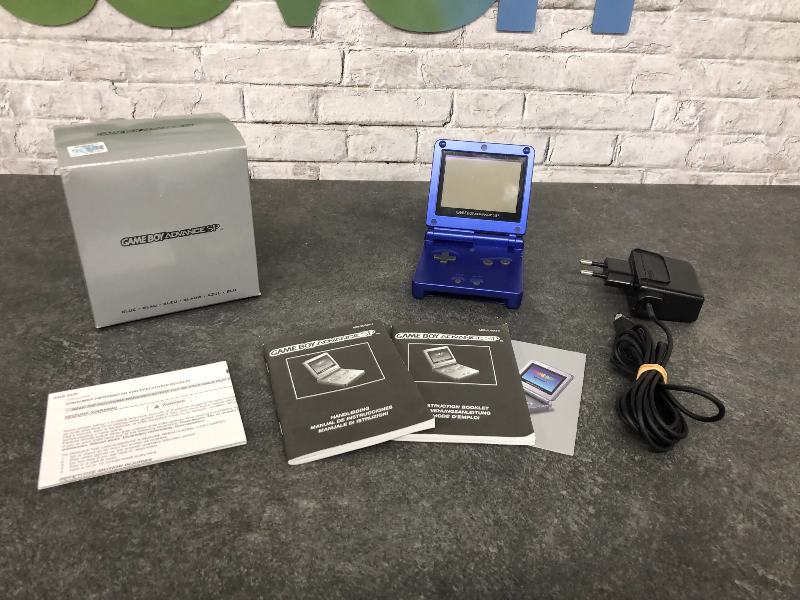 Gameboy Advance SP Blue [Complete]