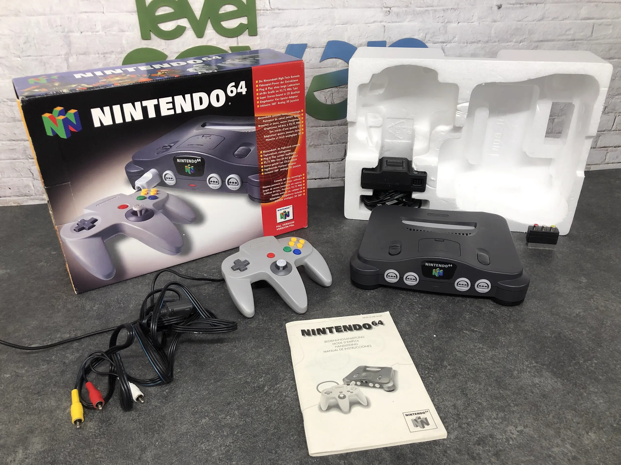 Nintendo 64 Starter Pack - Control Deck Edition [Complete] - Nintendo 64 Hardware